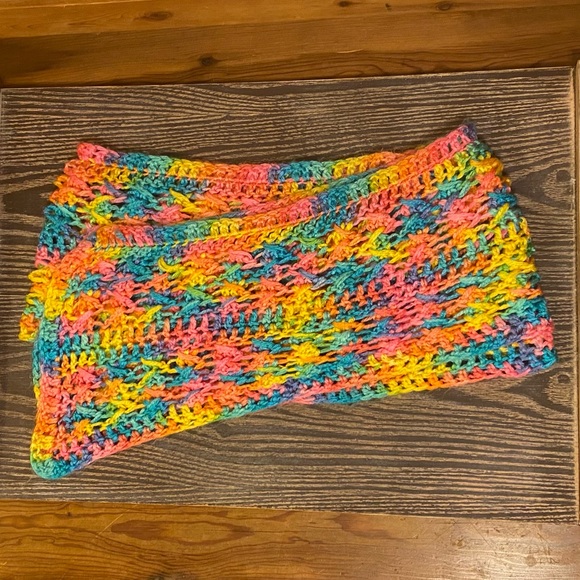 Beautiful Handmade Wool Knit Beanie & Loose Knit Matching Scarf - Picture 7 of 7